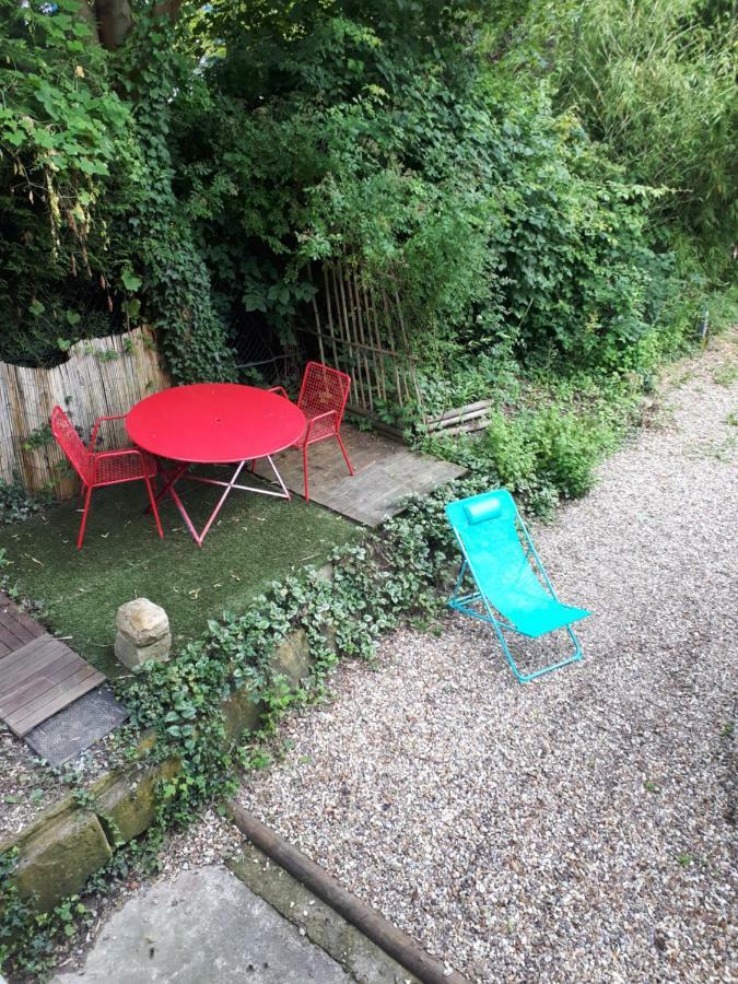 Les Seringats Poissy Exterior foto